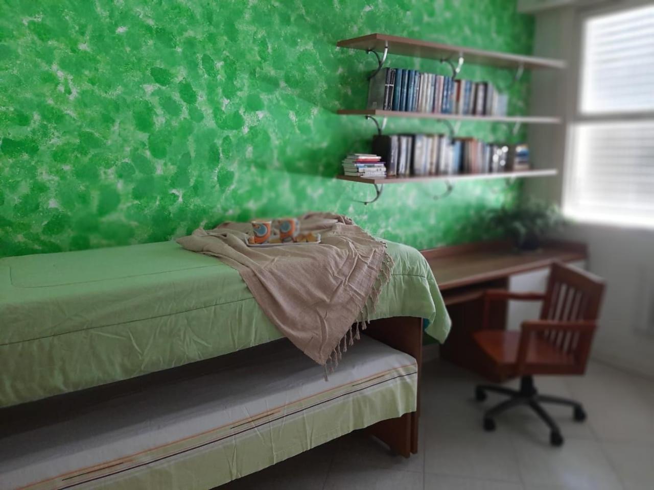 Apartamento Moderno 3 Quartos - 50m Da Do Leme Rio de Janeiro